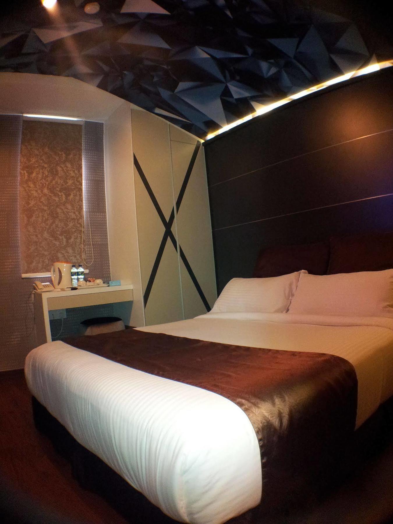 Chariton Hotel Nusa Bestari Johor Bahru Exterior foto